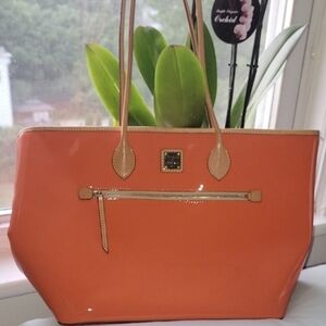 DOONEY & BOURKE CLASSIC LEATHER PATENT Orange Tote Bag